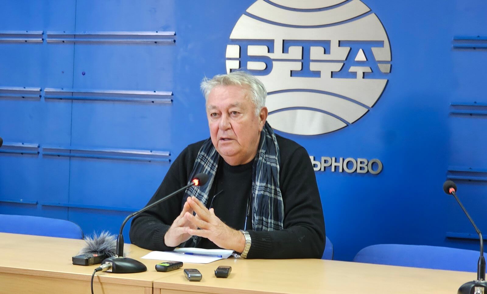 Проучвателите на манастира на св. Теодосий Търновски с отворено писмо до патриарх Данаил