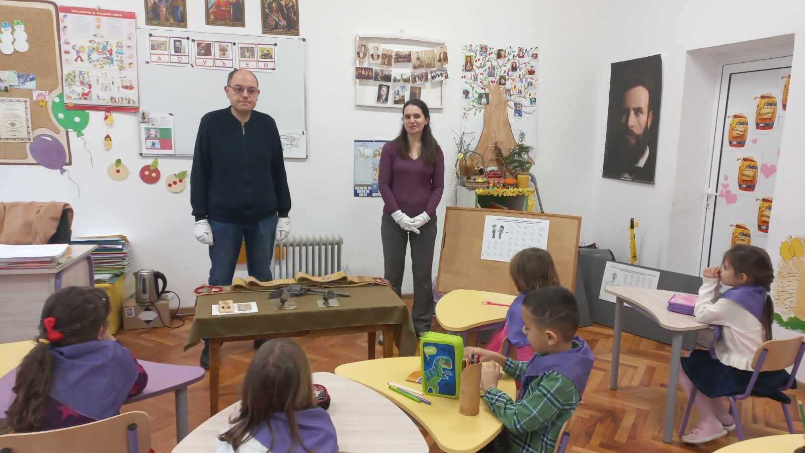 "Музей в куфар" разказа за Левски на 160 деца във Велико Търново