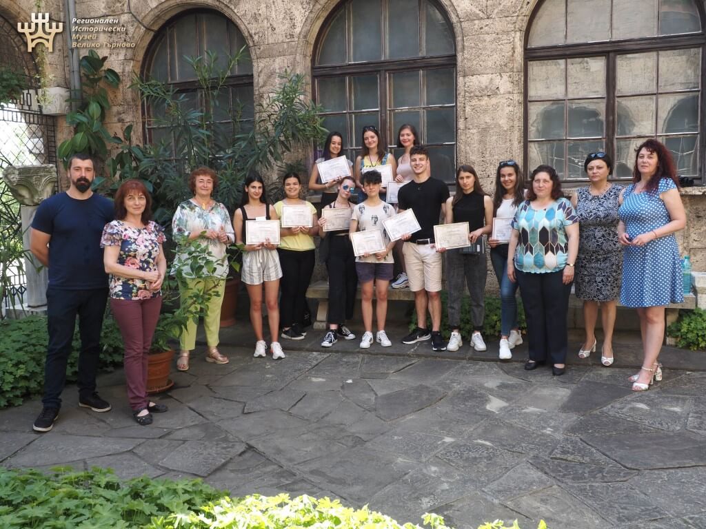 Осемнадесетият випук млади екскурзоводи получи официално дипломите си 