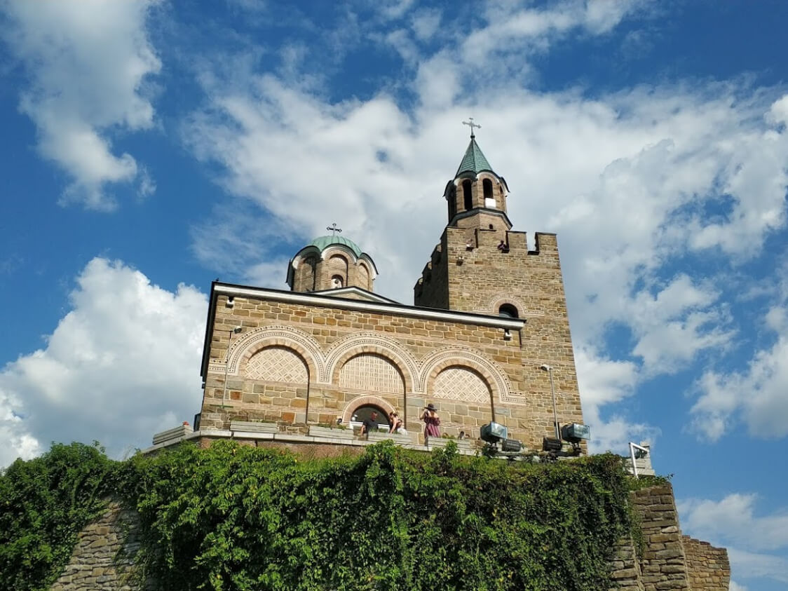 Актуално работно време на патриаршеската църква на АМР „Царевец“